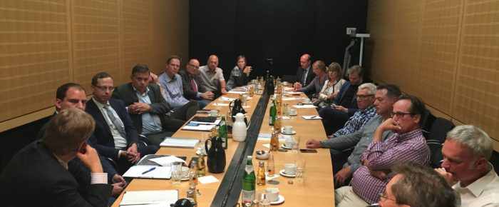 Mit dem Landrat und den Bürgerinitiativen im Verkehrsministerium Mit dem Landrat und den Bürgerinitiativen im Verkehrsministerium
