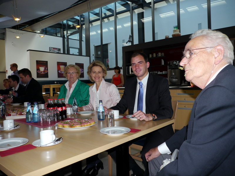 Ursula von der Leyen zu Gast bei der Firma Grothe – Maik Beermann