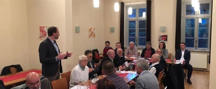 Auf der gestrigen Mitgliederversammlung der Cdu … Auf der gestrigen Mitgliederversammlung der Cdu …